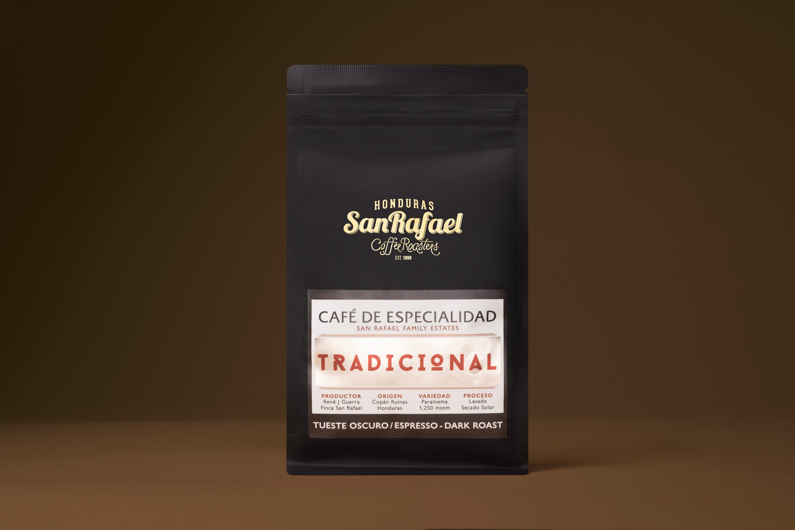 Bolsa negra de café Tradicional de Café San Rafael, tueste oscuro