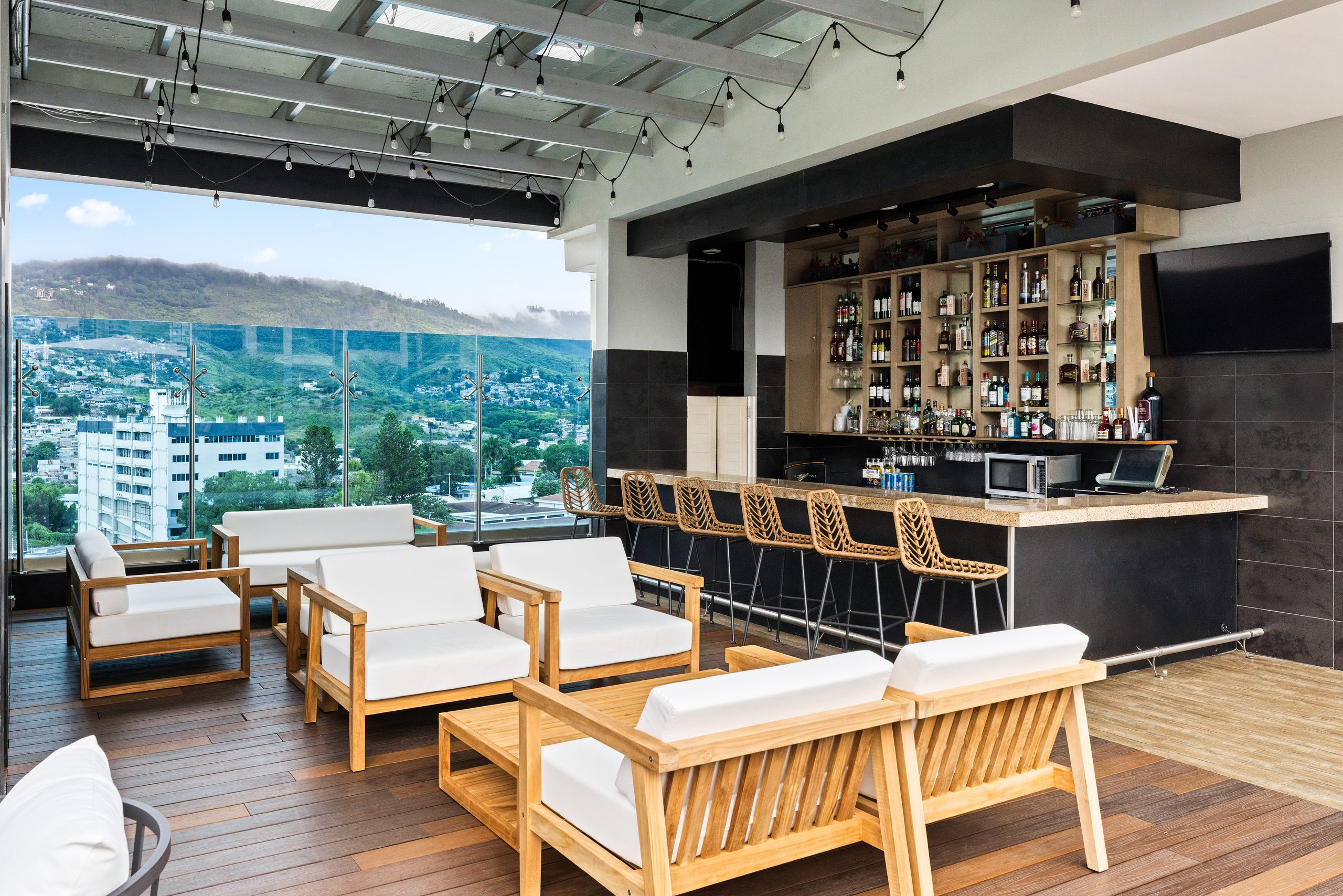 Bar del rooftop del Hyatt Place Tegucigalpa